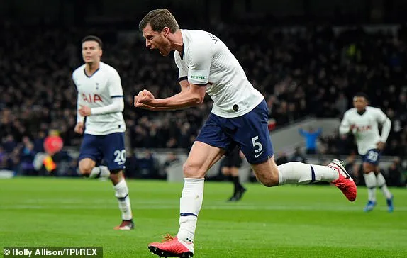 Kết quả bóng đá Anh 5/3: Man City vất vả đi tiếp - Tottenham bị loại tại vòng 5 Cup FA