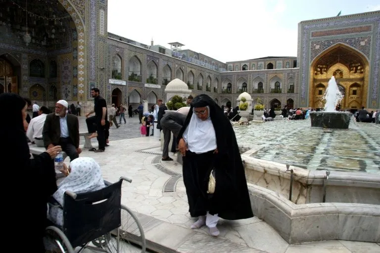 Iran đóng cửa các địa điểm tôn giáo quan trọng vì COVID-19