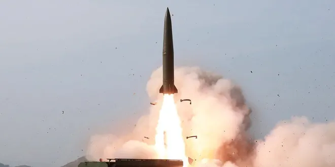 Triều Tiên lại phóng 2 vật thể bay vào rạng sáng nay