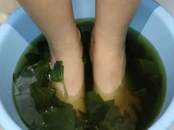 dau-ngon-chan-cai-lam-sao-de-het-dau-voh