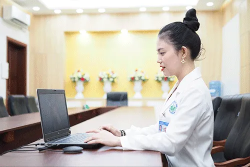 Bệnh viện Da Liễu TP triển khai dịch vụ tư vấn trực tuyến miễn phí trong mùa dịch Covid-19