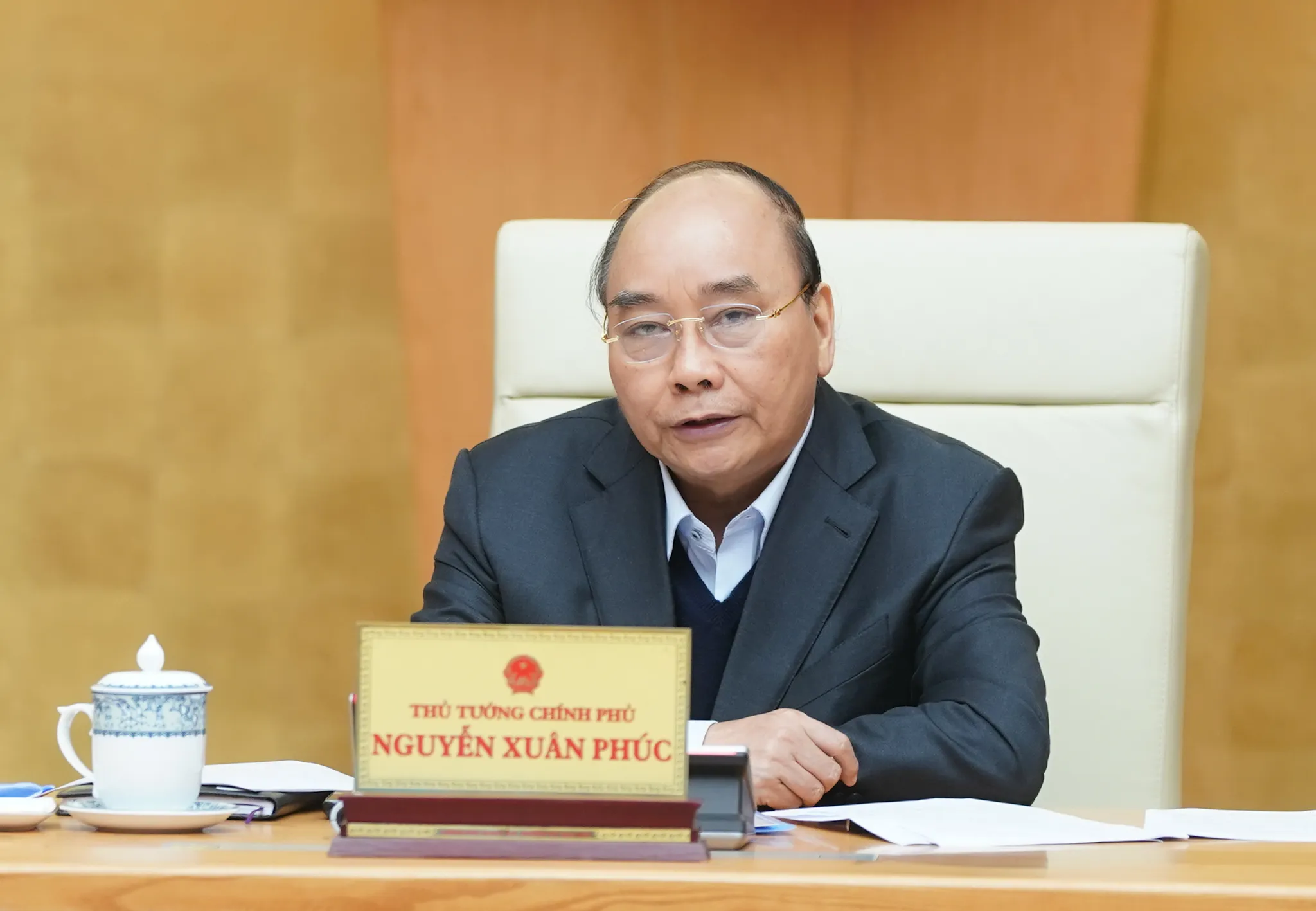 Thủ tướng Chính phủ Nguyễn Xuân Phúc tại cuộc họp 