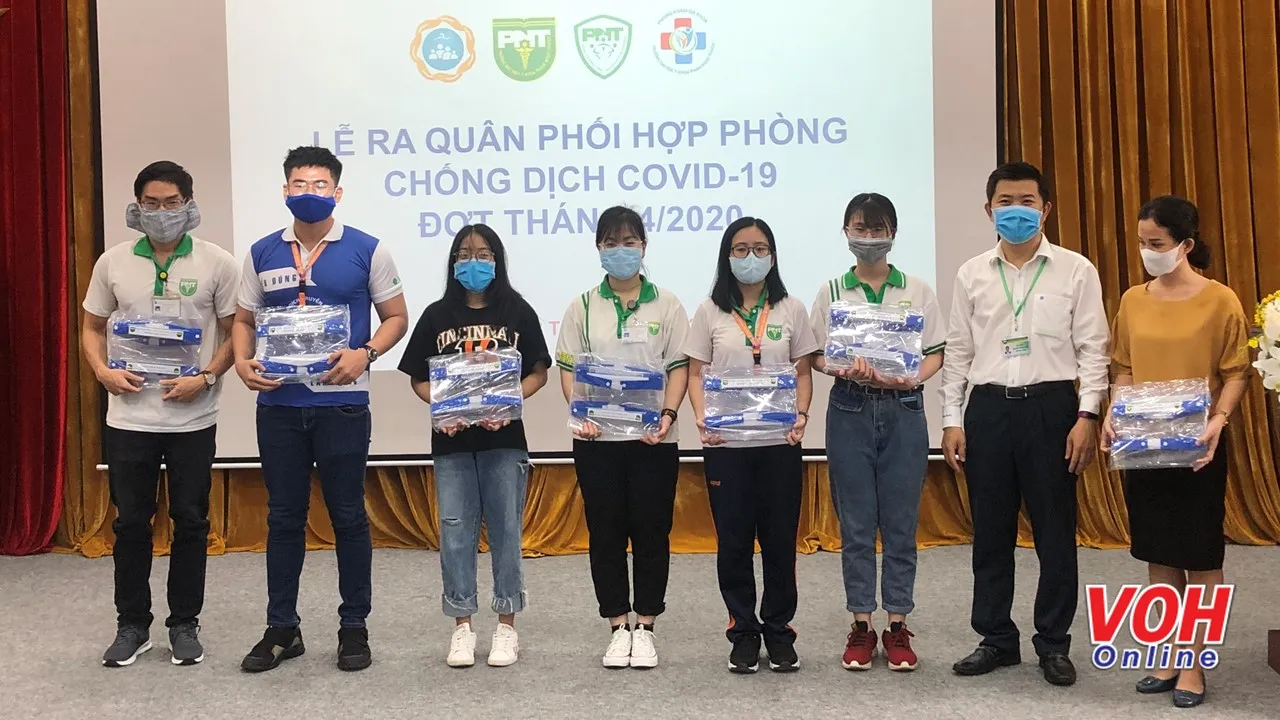 Lực lượng giảng viên trẻ, sinh viên Trường Đại học Y khoa Phạm Ngọc Thạch tham gia phòng chống dịch COVID-19