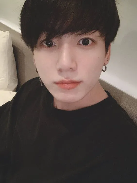he-lo-loat-anh-au-tho-cua-jungkook-voh.com.vn-anh12