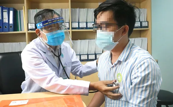 TS BS Nguyễn Như Vinh – Trưởng khoa Thăm dò chức năng hô hấp - Bệnh viện Đại học Y Dược Thành phố, hen suyễn là một bệnh mạn tính