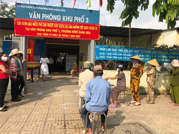 Cây "ATM gạo" thứ 5 ở quận Bình Tân giúp dân nghèo vượt qua khốn khó