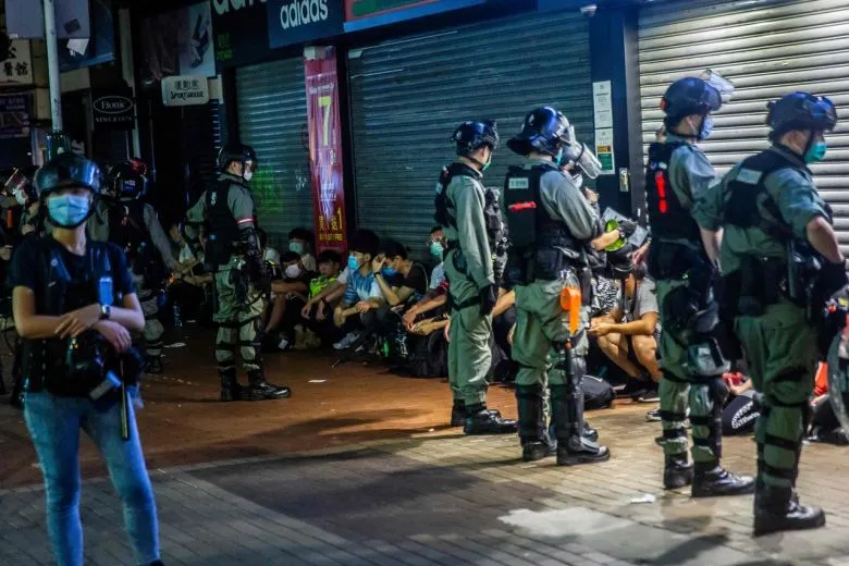 Biểu tình tái diễn ở Hong Kong, cảnh sát bắt giữ hơn 200 người