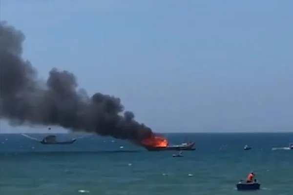 Quảng Nam, cháy tàu cá