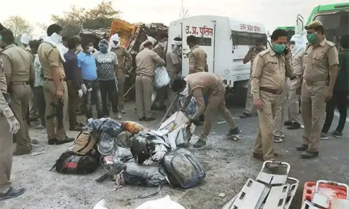 Ấn Độ: Xe tải chở công nhân gặp nạn, ít nhất 25 người thiệt mạng