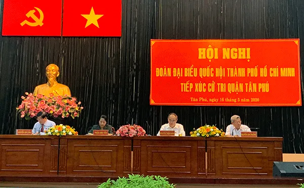 Bí thư Thành ủy Nguyễn Thiện Nhân cùng các Đại biểu quốc hội đơn vị 5 có buổi tiếp xúc với cử tri quận Tân Phú trước Kỳ họp thứ 9