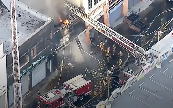 Cháy nổ tại trung tâm thương mại Little Tokyo, Los Angeles, Mỹ