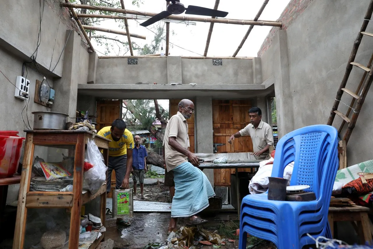 Một phần Ấn Độ và Bangladesh trở nên hoang tàn sau cuộc đổ bộ của siêu bão Amphan 