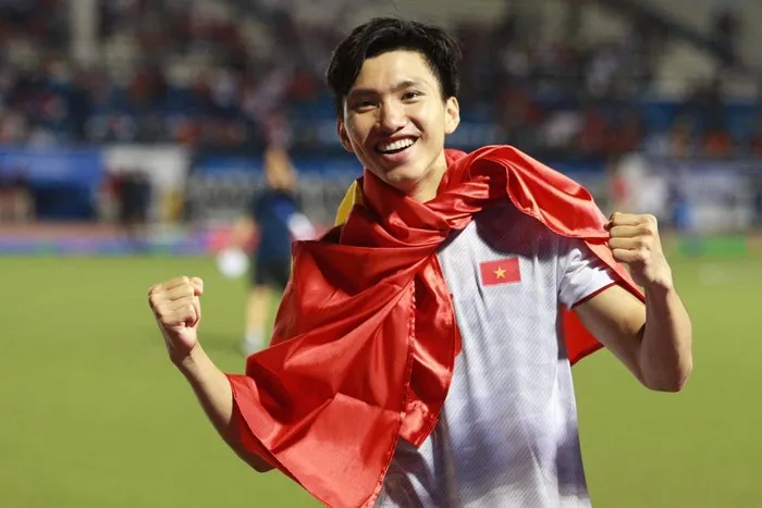 Văn Hậu trở thành cái tên đầu tiên 3 lần giành giải "Cầu thủ trẻ xuất sắc nhất"