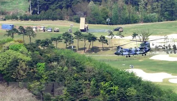 Hệ thống phòng thủ tên lửa tầm cao giai đoạn cuối (THAAD) của Mỹ được triển khai tại căn cứ Seongju, tỉnh Bắc Gyeongsang, Hàn Quốc.