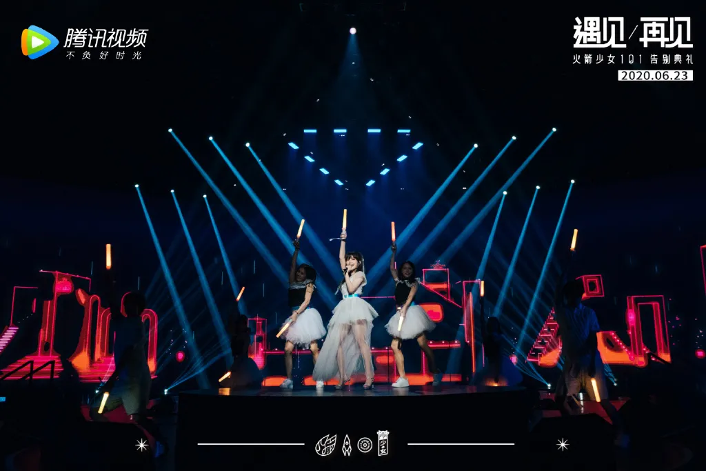 VOH-Thieu-Nu-Hoa-Tien-concert-chia-tay-anh14