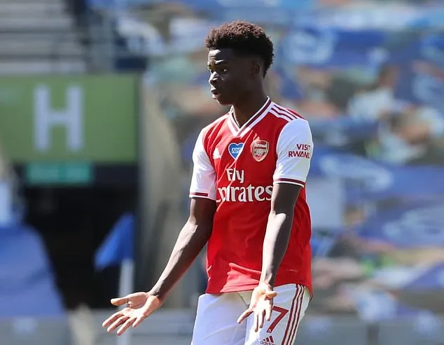 Arsenal nhận tin vui từ sao trẻ Bukayo Saka