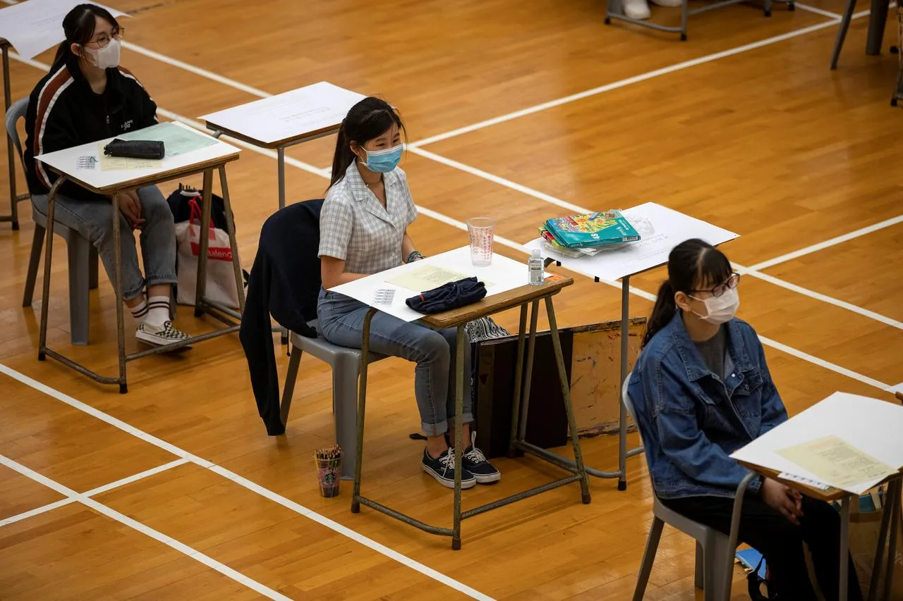 Toàn bộ trường học ở Hong Kong đều phải đóng cửa vì dịch Covid-19 tái bùng phát 