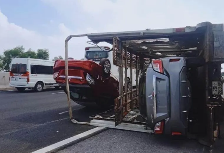 Tin tức tai nạn giao thông hôm nay 15/7/2020: Chồng chết, vợ bị thương sau va chạm xe tải