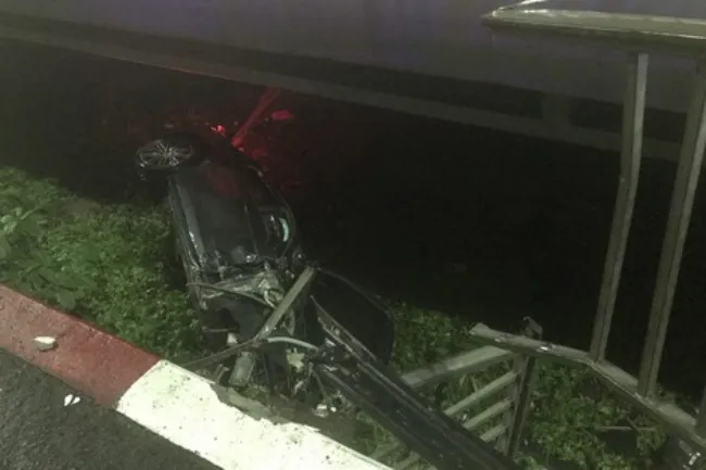 Tin tức tai nạn giao thông hôm nay 6/8/2020: Xế hộp Porsche tông vào lan can, rơi khỏi cầu Sài Gòn 