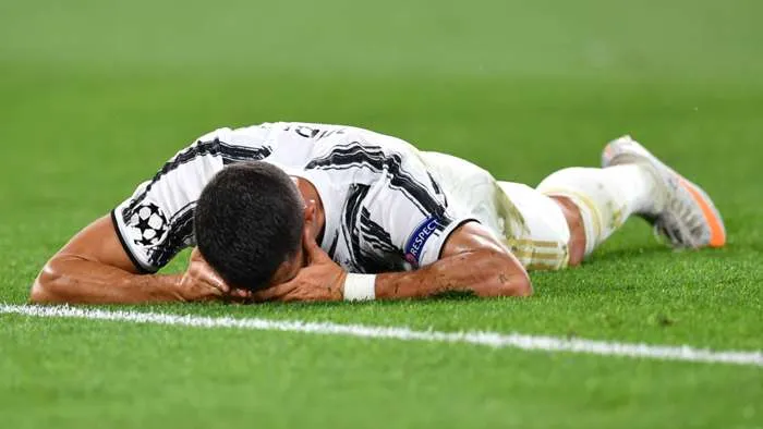 Ronaldo ghi 2 bàn, vẫn chưa đủ để giúp Juventus có mặt ở tứ kết Champions League 2020.