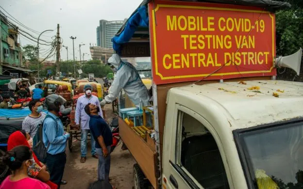 Ấn Độ kêu gọi tăng cường xét nghiệm và truy vết người nhiễm Covid-19