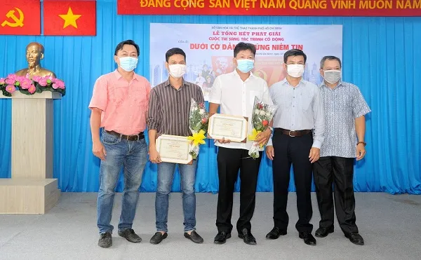 tranh cổ động, "Dưới cờ Đảng - Vững niềm tin”, ngày 13 tháng 8 năm 2020