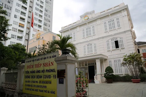 Tổng Công ty Điện lực TPHCM ủng hộ Đà Nẵng 200 triệu đồng phòng chống dịch Covid-19