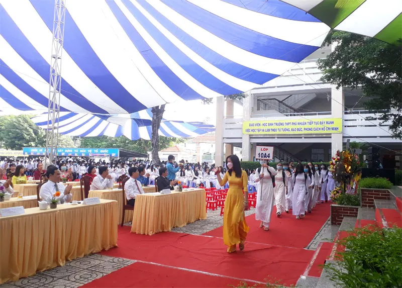 Trường THPT Phú Nhuận: Lễ khai giảng đặc biệt