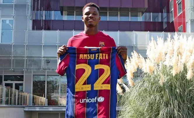 Ansu Fati nhận số áo mới ở Barca