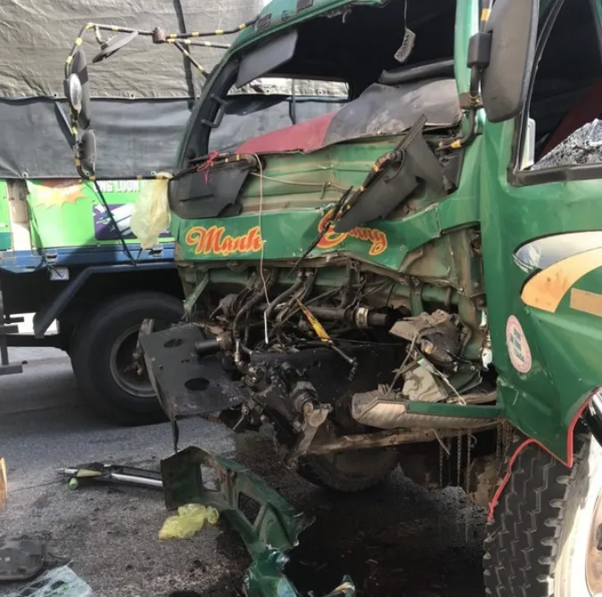 Tin tức tai nạn giao thông hôm nay 25/09/2020: 2 ôtô tông chết người đi xe đạp tại hầm chui ở Sài Gòn