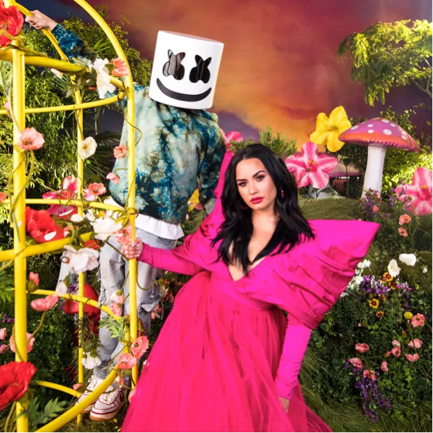 Demi Lovato xuất hiện đầy ấn tượng trong một sáng tạo của CONG TRI làm riêng dành cho cô