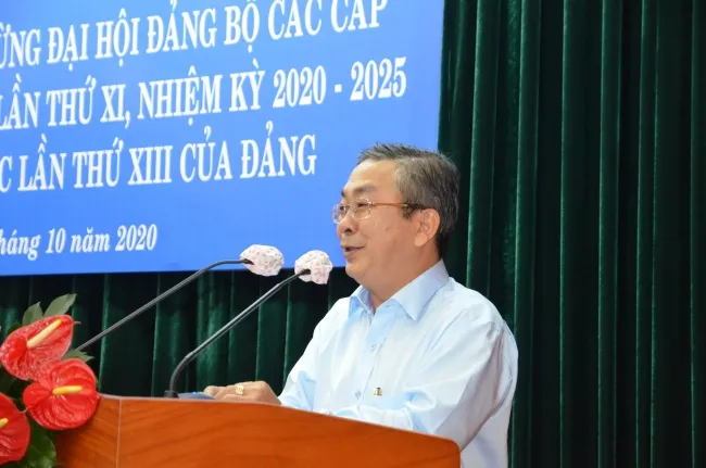 Ông Võ Ngọc Quốc Thuận - Bí thư Đảng ủy Khối Dân Chính Đảng TPHCM phát biểu tại hội nghị
