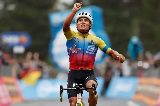 Giro D'Italia 2020: Cua-rơ Jonathan Caicedo về nhất chặng 3