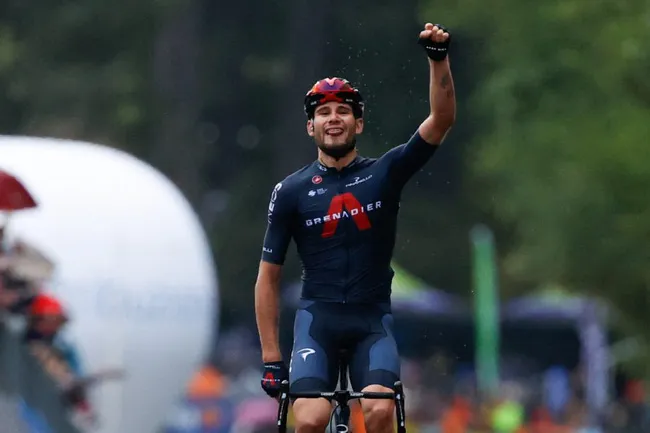 (VOH) - Cua-rơ  người Italia - Filippo Ganna của đội Ineos Grenadiers đã trở thành người về nhất tại chặng 5 giải đua xe đạp Giro D’Italia 2020 với thành tích 5 giờ 59 phút 17 giây.