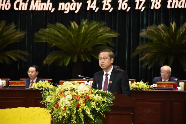 Đồng chí Huỳnh Thanh Nhân, Thành ủy viên khóa X, Giám đốc Sở Nội vụ thành phố, Đoàn đại biểu Đảng bộ Khối Dân - Chính - Đảng thành phố.