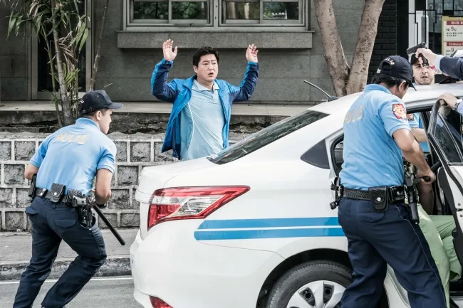 Hong Byung-soo – Cảnh sát “làng” nợ nần chồng chất