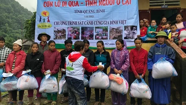  Sát cánh cùng gia đình Việt, VOH, Quảng Bình, Quảng Trị, tặng quà, ngày 27 tháng 10 năm 2020