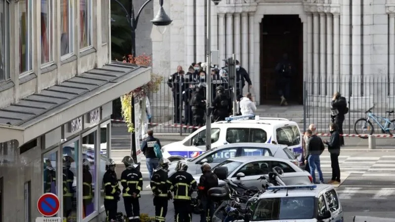 Tấn công bằng dao khiến 3 người thiệt mạng ở Nice, Pháp
