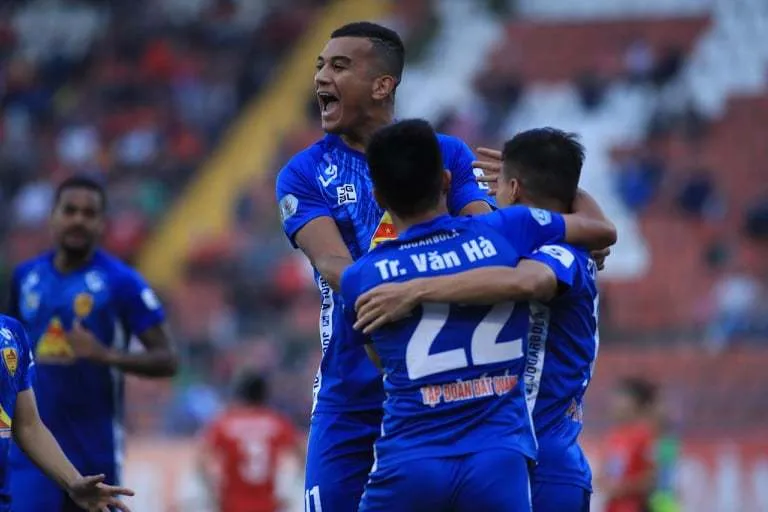 Kết quả V-League 2020: Hơn Quảng Nam hiệu số bàn thắng, Nam Định trụ hạng thành công