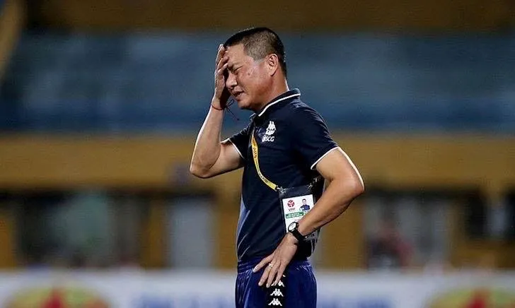 HLV Chu Đình Nghiêm bị cấm chỉ đạo ở trận gặp Quảng Ninh
