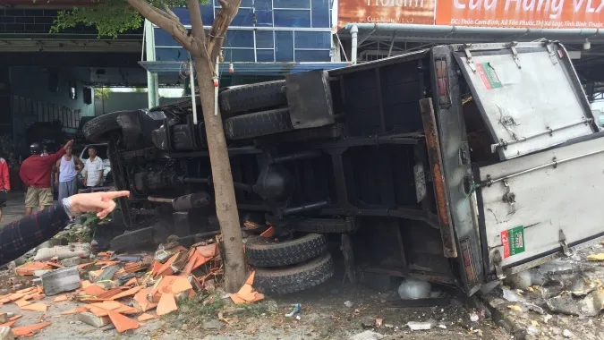 Tin tức tai nạn giao thông hôm nay 6/11/2020: 6 công dân Việt Nam tử vong trong vụ tai nạn giao thông tại Campuchia ảnh 2