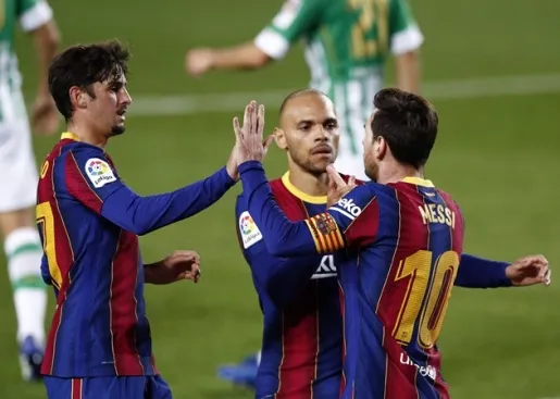  Vào sân từ ghế dự bị, Messi vẫn cho thấy đẳng cấp vượt trội