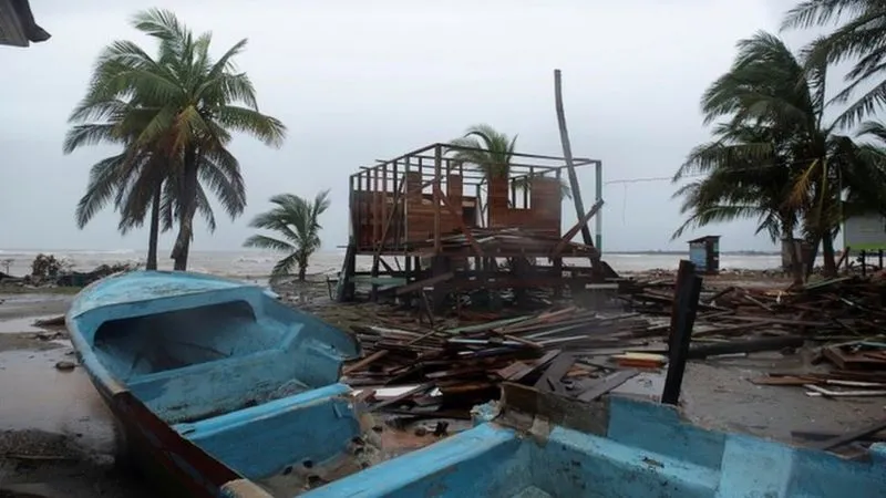 Vừa qua bão Eta, các nước Trung Mỹ tiếp tục đón bão cấp 5 Iota 