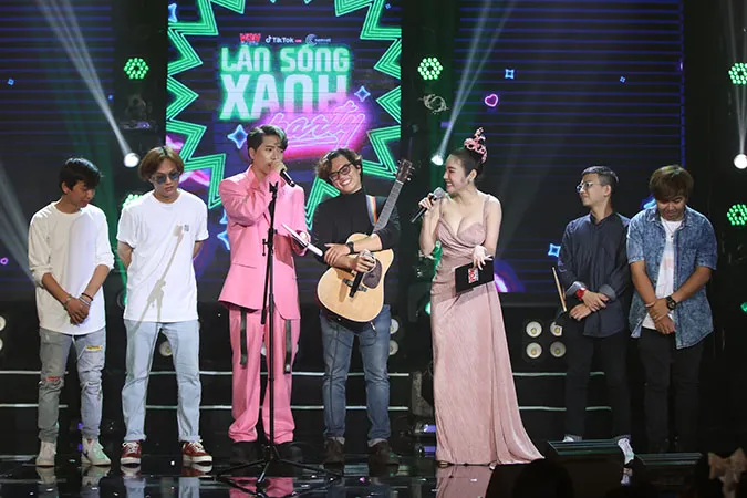 VOH-Lan-Song-Xanh-Party-thang-11-2020-anh-8