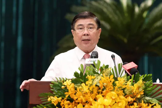 Chủ tịch Nguyễn Thành Phong trả lời chất vấn