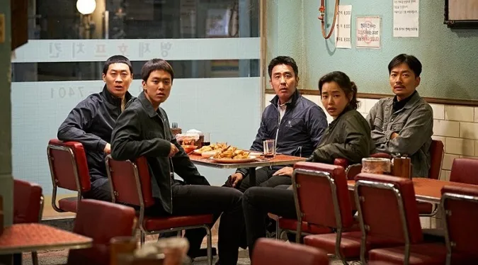 Review phim Nghề Siêu Khó – bộ phim có doanh thu cao nhất mọi thời đại của Hàn Quốc ảnh 1