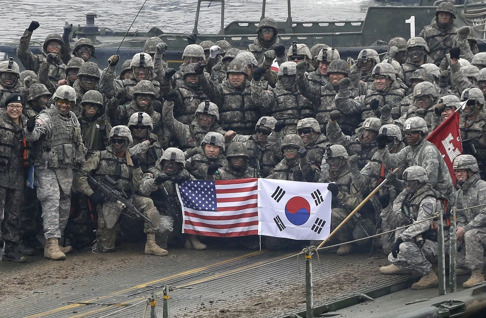 Mỹ trả lại quyền kiểm soát 12 căn cứ quân sự cho Hàn Quốc