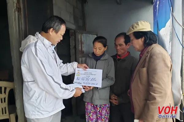 Đài TNND TPHCM - Chương trình Sát cánh cùng gia đình Việt ủng hộ người dân Thừa Thiên-Huế bị thiệt hại do bão lụt 3