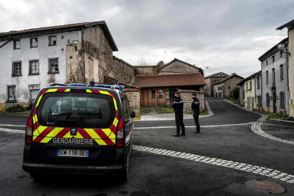 Ba sĩ quan cảnh sát Pháp bị bắn chết khi đang làm nhiệm vụ