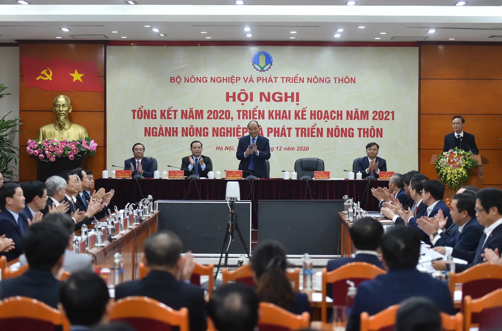 Thủ tướng Nguyễn Xuân Phúc dự Hội nghị trực tuyến tổng kết ngành NN&PTNT năm 2020, triển khai kế hoạch năm 2021.